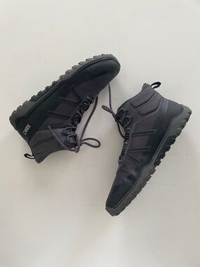 Xero Scrambler Trail Mid Lightweight Barefoot Hiker Boot. Women’s 9.